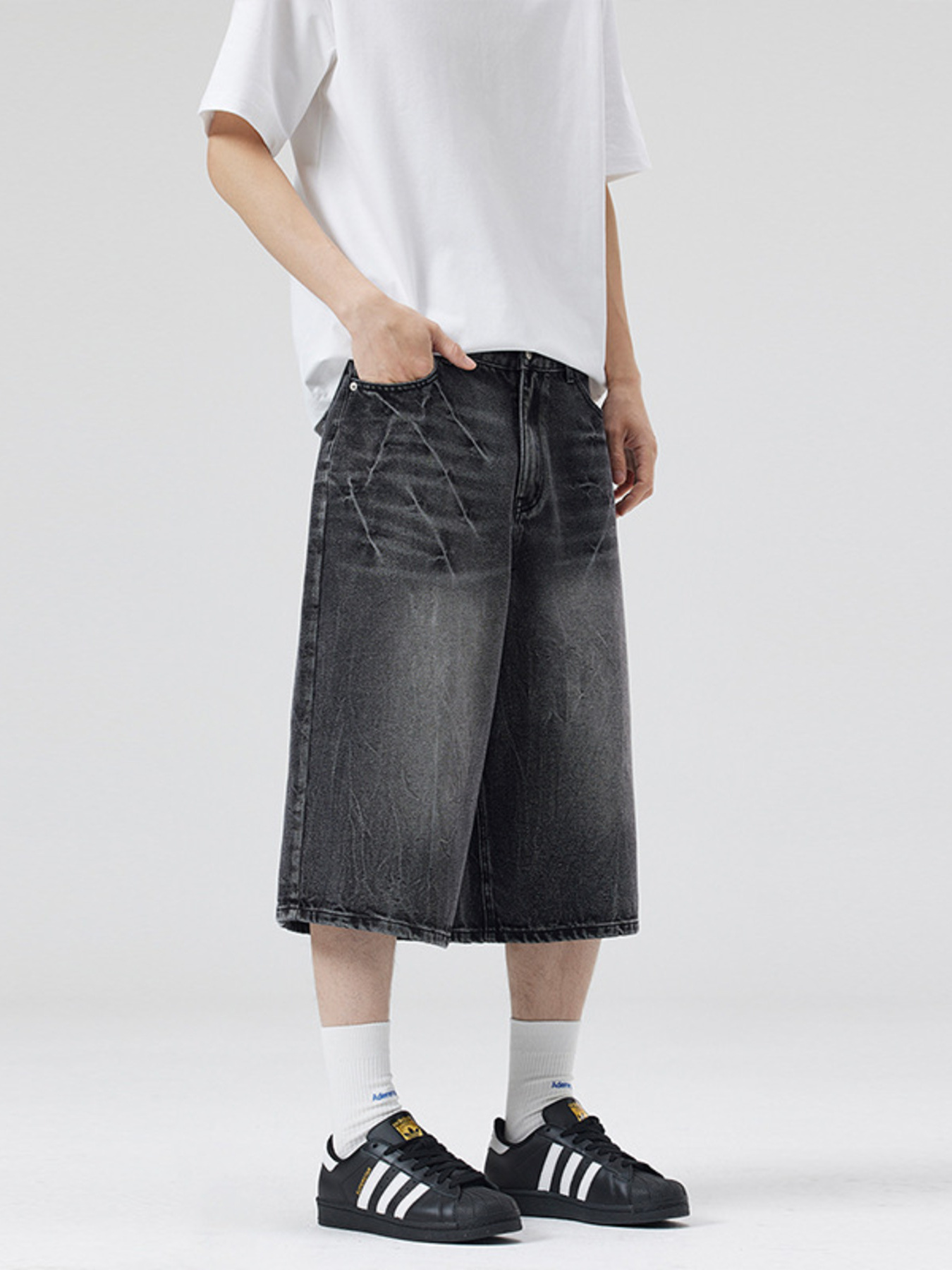 Men's Wash Wide Leg Denim Shorts