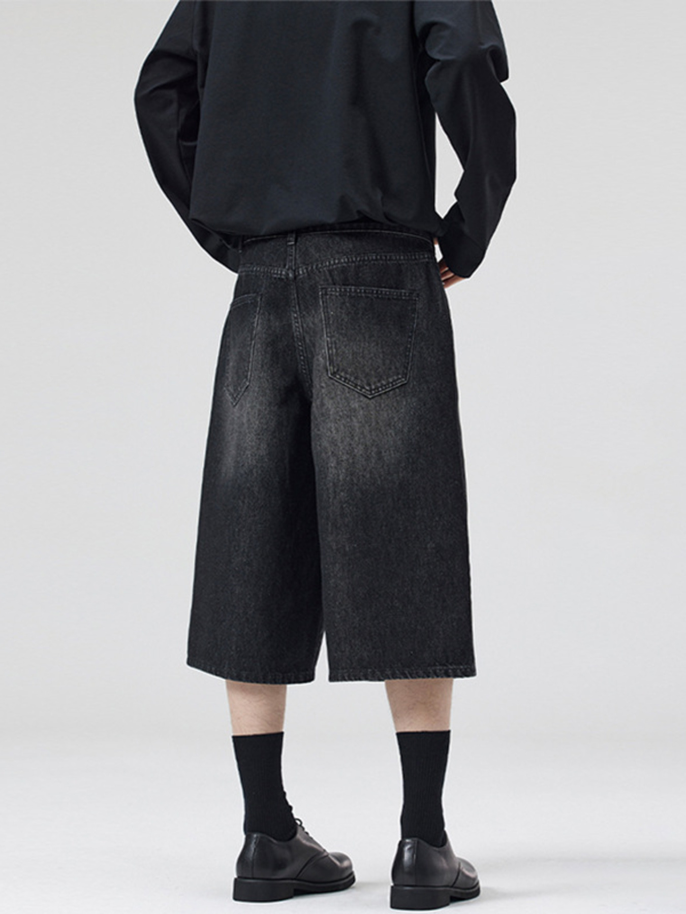 Men's Wide-Leg Denim Shorts