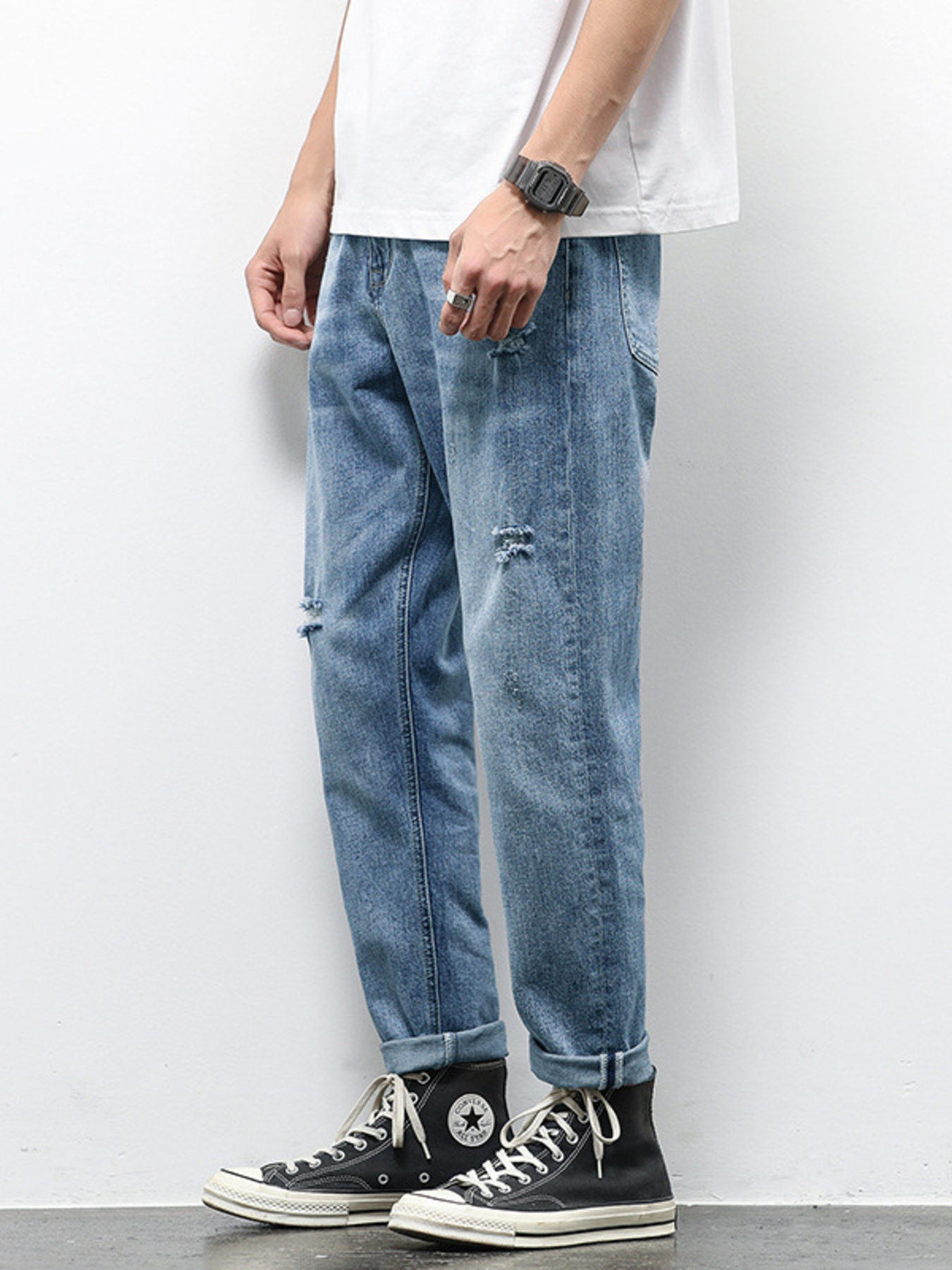 Men's Distressed Loose Fit Jeans