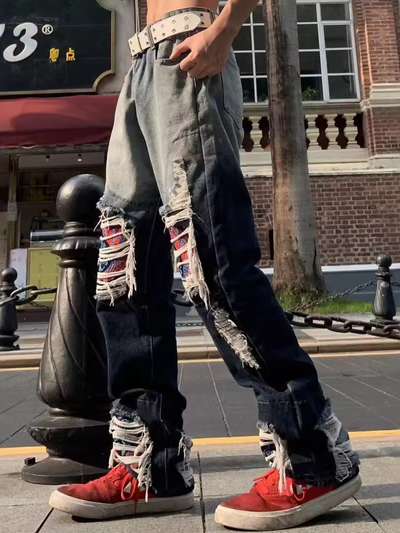 Men's Distressed Wash Loose Fit Jeans