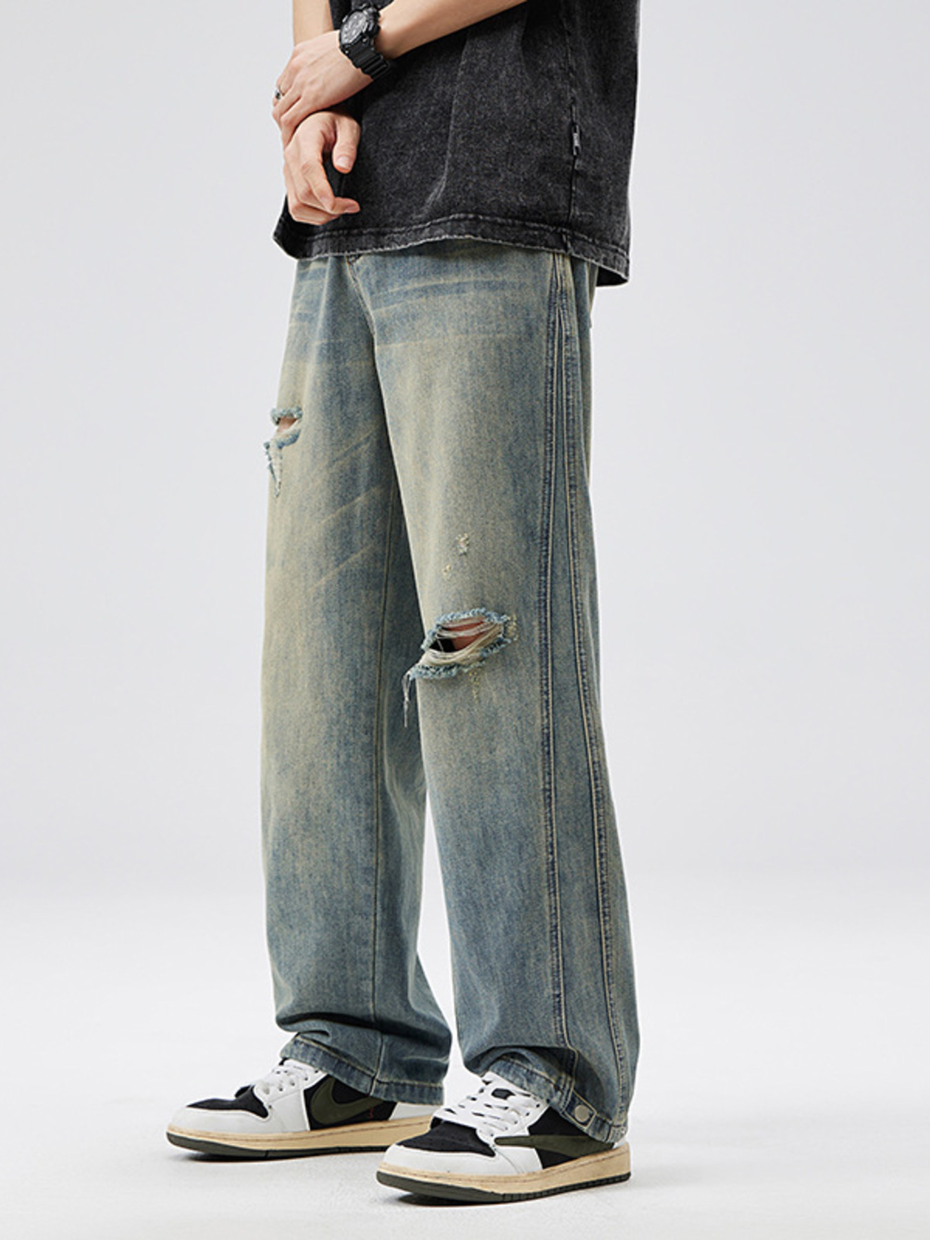 Men's Distressed Wide Leg Relaxed Fit Jeans