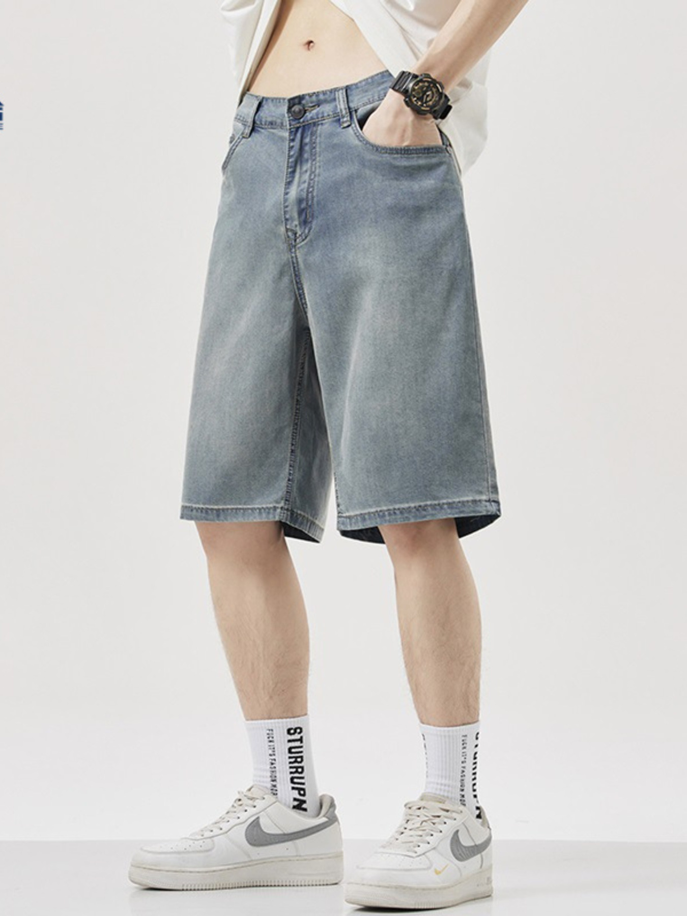 Men's Relaxed Fit Wash Denim Shorts