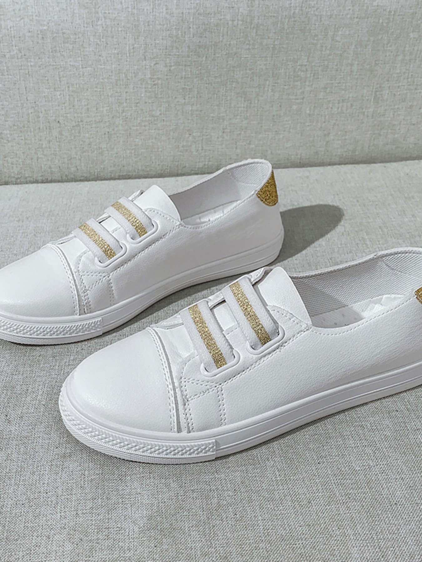 Round Toe Flat Sneakers