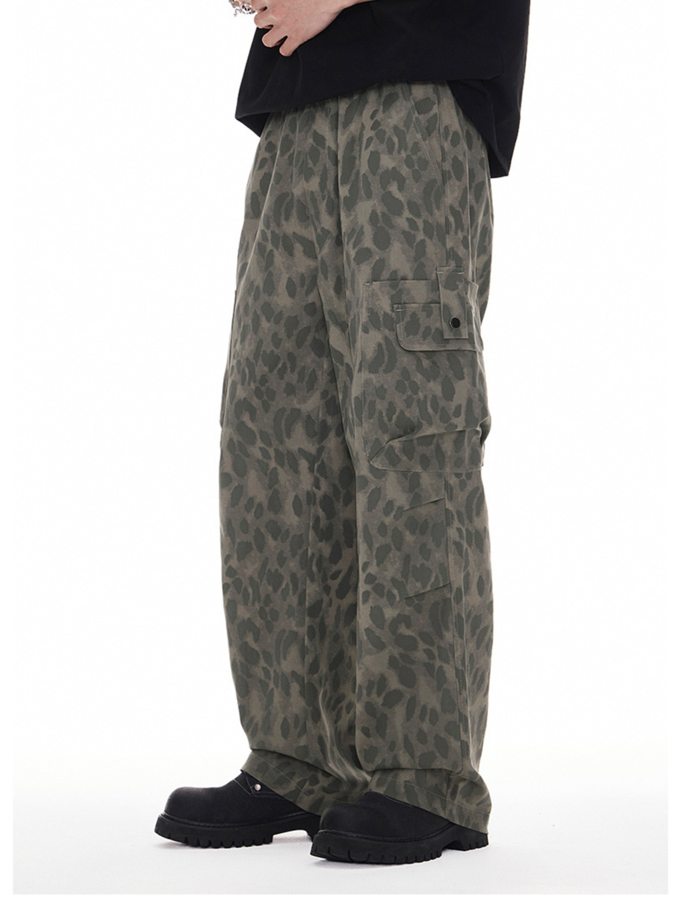 Men's Plus Size Leopard Wide Leg Cargo Pants