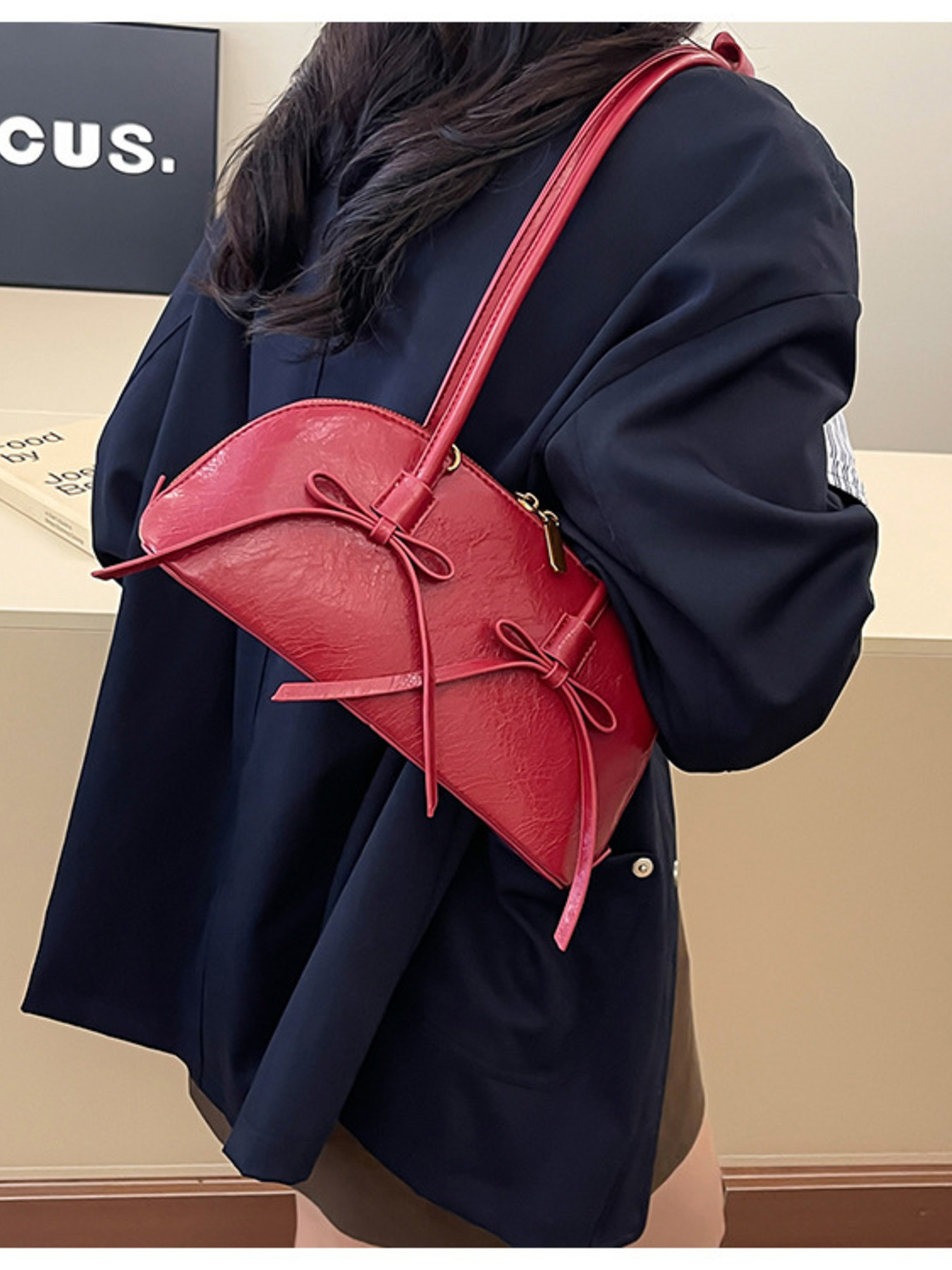 Bow Decor Shoulder Bag