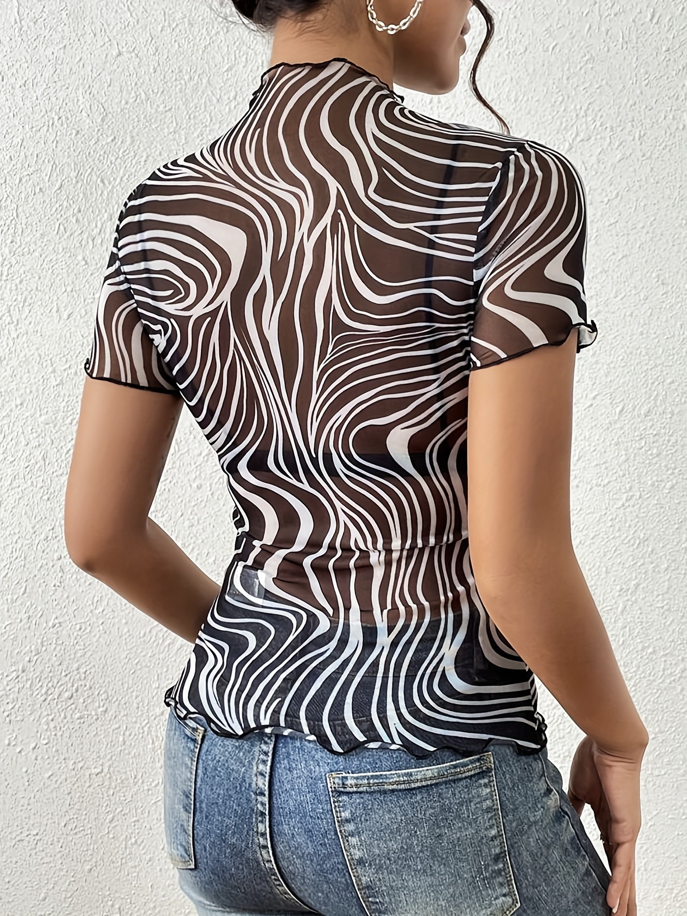 Psychedelic Wave Print Mock Neck T-Shirt