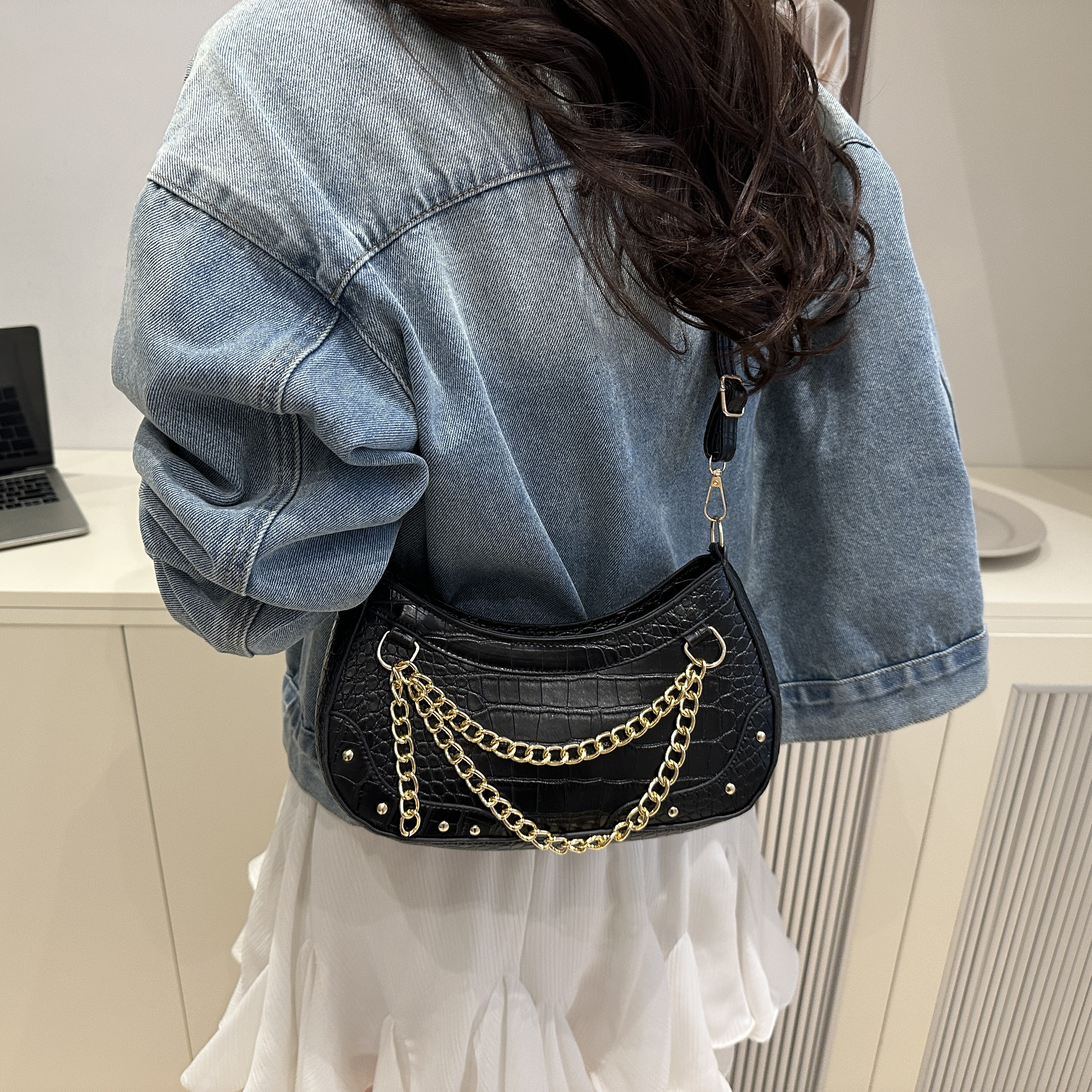 Chain-Embellished Shoulder Bag 1
