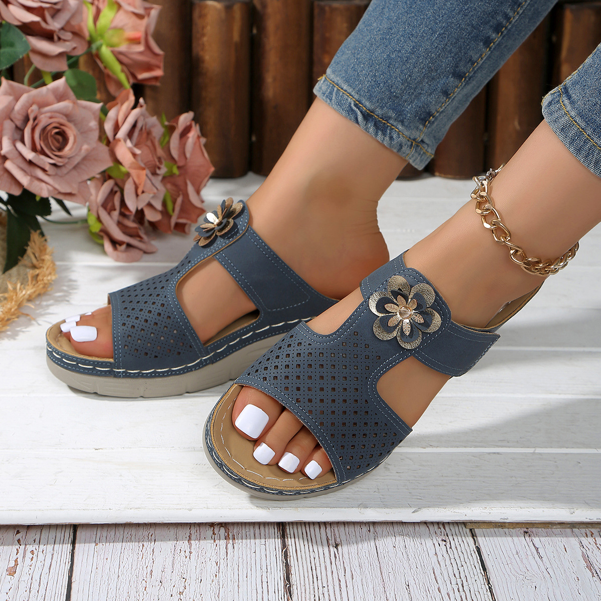 Flower Hollow-Out Wedge Sandals